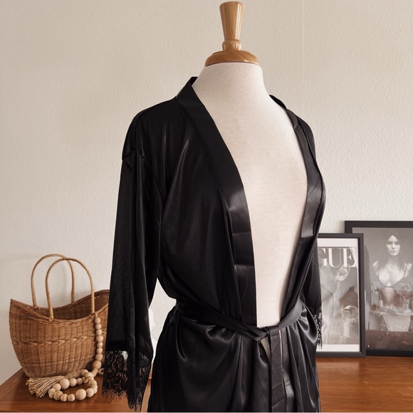 BLACK LACE TRIM DAINTY ROBE #0336 - Picture 3 of 11